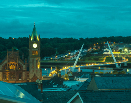 IRL4811 The Peace Bridge and Guild Hall, Derry